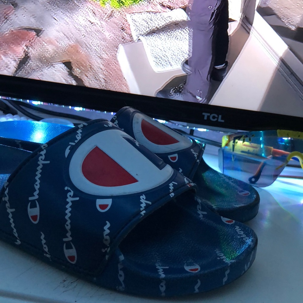 Size 9M Champion slides used good condition BLUE